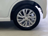 純正のアルミホイールで外観もかっこよく、燃費向上にも一役かっていますよ