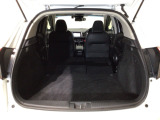 リアシートを倒すと、ラゲッジスペースを広くお使いいただけます!