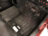 嬉しい純正フロアマット付き♪ 状態も良好です(^^♪