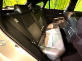 後部座席も気になるようなキズ・汚れやへたり等、大きなダメージはなく、良好な状態です。