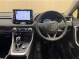 RAV4ならではの見晴らしのよい前方視界で、快適なドライブをお楽しみいただけます。