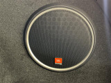 【JBL(プレミアムサウンド)】トヨタでお出かけの際には、ぜひ素敵な音楽体験を!ありふれた一日にも特別な体験を!ドライブの時間を上質な音楽でお楽しみいただけるサウンドシステムが搭載されています♪