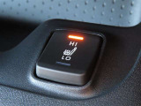 運転席、助手席にはシートヒーターが付いています。最近の冬場は例年よりも寒くなっています。。。シートヒーターがあるとないとじゃ大違い!ぜひお試しあれ!