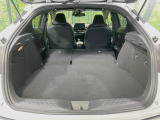 普段のお買い物や通勤、送迎等に十分な荷室スペースを確保しております。セカンドシートを倒すと、大きな荷物の積載も可能です♪