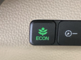 ★ECONスイッチ★ エコドライブを加速しよう!スイッチをONにすると、運転の仕方によるロスを抑え込み燃費をよくするようクルマが頑張ります(*^ー^*)燃費向上にチャレンジ♪