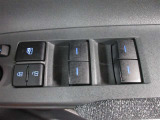 運転席側のパワーウィンドウスイッチです。全ての窓の開閉操作ができます。