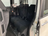 もちろん後部座席もクリーニングを施しております!徹底的な内装の清掃で、清潔感溢れる車内をお楽しみいただけます。