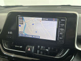 純正ナビを装備。タッチパネル式で使いやすく、お出かけもラクラクです。