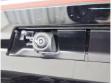 バックカメラが付いているので後方確認が非常にしやすいです。今や運転初心者も熟練者も必須装備!ついていて損はないですね♪