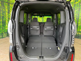 後席を格納すると、これだけの広さが!シーンに合わせたシートアレンジで、大きな荷物も積むことが出来ます♪