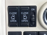 【両側パワースライドドア】スマートキーや運転席のスイッチで後席両側スライドドアの開閉が可能♪電動だから力を入れてドアを開ける必要が無く、小さなお子様でも簡単に開け閉めでき快適です♪