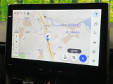 【10.5インチナビ】高級感とインパクトのある大画面ナビを装備。各種オーディオ操作はもちろん、スマホ連携もできる利便性の高いナビです♪