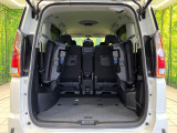 後席を格納すると、これだけの広さが!シーンに合わせたシートアレンジで、大きな荷物も積むことが出来ます♪