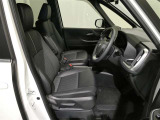 当社の中古車はシートを外して隅々までキレイに仕上げてあります。