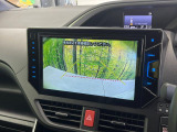 【バックカメラ】駐車時に後方がリアルタイム映像で確認できます。大型商業施設や立体駐車場での駐車時や、夜間のバック時に大活躍!運転スキルに関わらず、今や必須となった装備のひとつです!