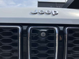「どこにでも行ける。何でもできる。」Jeepに息づく自由の精神はその素晴らしい性能で、Jeepだから辿り着ける未知なる世界へ誘い心と身体を開放します。