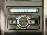 車内空調は&rdquo;AUTOエアコン&rdquo;にお任せ。運転に集中出来ますよ!