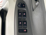 【パワーウインドウ】運転席のスイッチで、各席の窓ガラスの開閉ができます!あると便利ですよね!