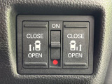 【両側パワースライドドア】スマートキーや運転席のスイッチで後席両側スライドドアの開閉が可能♪電動だから力を入れてドアを開ける必要が無く、小さなお子様でも簡単に開け閉めでき快適です♪