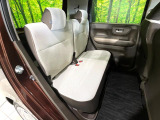 後部座席も気になるようなキズ・汚れやへたり等、大きなダメージはなく、良好な状態です。