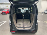 シートを倒せば大きな荷物も積み込み可能です!!