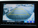 後退や車庫入れ時に安心のバックカメラ付き!夜間や雨天などの視界の悪いシーンでも視えて安心ですね♪