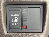【パワースライドドア】スマートキーや運転席のスイッチでスライドドアの開閉が可能♪電動だから力を入れてドアを開ける必要が無く、小さいお子様でも、重い荷物を持っている時もラクに開け閉めできます♪