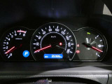 とっても見やすいメーターです。夜間時はラグジュアリーな気分にさせてくれる照明が魅力ですので、夜のドライブも楽しみになりますよ♪