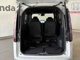 後列を収納すれば大型トランクに早変わり!段差も出来ず荷物の積み込みもラクラク♪