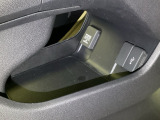 車内で便利な電源供給。【アクセサリーソケット】で、スマートに充電!
