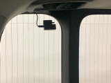後方にもドライブレコーダーのカメラ(社外品)が付いています。前後両方でお車の周りを監視・記録いたします。
