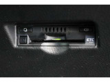 ■ETC■ 今や必需品のETC付き!高速道路料金所で小銭の出し入れをする必要もなくスムーズに通過できます。ETC搭載車しか通過できないスマートICも利用可能で、高速道路利用の幅が広がりますよ!