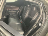 もちろん後部座席もクリーニングを施しております!徹底的な内装の清掃で、清潔感溢れる車内をお楽しみいただけます。
