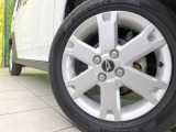【純正15インチアルミホイール】外観にマッチした純正アルミホイールを装着しております。各種社外アルミホイールや、スタッドレスタイヤも取扱いしております。是非ご相談ください♪
