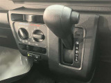 シフトレバー周辺の画像です☆