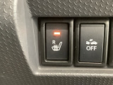 シートヒーターが付いています!寒い日に便利な装備ですね。