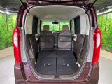 普段のお買い物や通勤、送迎等に十分な荷室スペースを確保しております。セカンドシートを倒すと、大きな荷物の積載も可能です♪