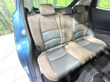 後部座席も気になるようなキズ・汚れやへたり等、大きなダメージはなく、良好な状態です。
