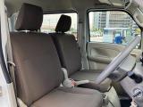【フロントシート】見晴らしのいい前席なので狭い路地も運転がしやすいですよ◎