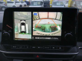 車を真上から画面で確認出来るアラウンドビューモニター♪画面を見ながら車庫入れが非常に楽になります!