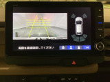 バックでの車庫入れも安心です! リアカメラが付いているバックモニター付のナビを装備しております。バンパーについているソナーや、操作線もついており距離感も画面から確認できます。
