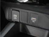 12V電源ソケット、USB接続端子!使いやすい場所に!装備が充実しています♪