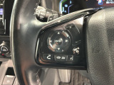ステアリングにオーディオ操作スイッチが付いています。オーディオ画面に直接タッチしなくても操作が出来ますので、運転に集中できます。