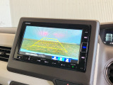 【リアカメラ】運転が苦手な方も車庫入れラクラクです!ギアをリバースに入れれば自動的にモニターが切り換わりますので、面倒な操作は不要です♪狭い駐車場もお車を傷つけず安心です