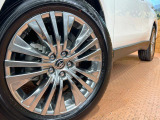 【純正19インチアルミホイール】外観にマッチした純正アルミホイールを装着しております。各種社外アルミホイールや、スタッドレスタイヤも取扱いしております。是非ご相談ください♪