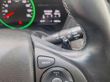 【パドルシフト】マニュアル車のような感覚で、任意にシフトアップ、シフトダウンできお車を思いのままに操れるマニュアルモード・パドルシフト付きです。下り坂でのエンジンブレーキにも役に立ちます。