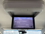 大迫力の11インチワイド後席専用モニターが車内をビッグな感動空間に♪お気に入りの映画を映せば、まるで移動するシアタールーム。長距離ドライブでもお子さまが退屈せず、ご機嫌に過ごせます。