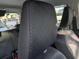 運転席のヘッドレストです。