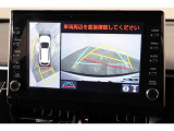パノラミックビューモニター付きです。車両を上から見たような映像をディスプレイオーディオ画面に表示。運転席からの目視だけでは見にくい、車両周辺の状況をリアルタイムでしっかり確認できます。