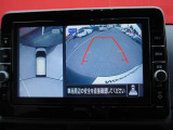 ☆全周囲カメラが駐車をアシスト☆4つの高解像度カメラで車の周囲を撮影!見えにくい死角の駐停車も驚く程に楽々です。バックカメラは、車庫入れの時は勿論、後方の安全確認もできて安心です♪